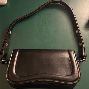 Amazon Classic Black Shoulder Bag